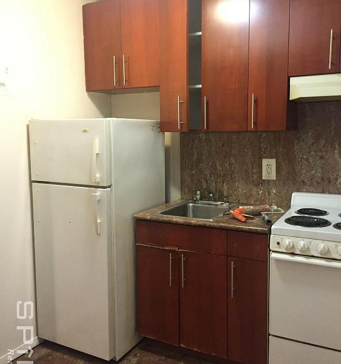 2nd image of 145 E 29th St APT 6A
