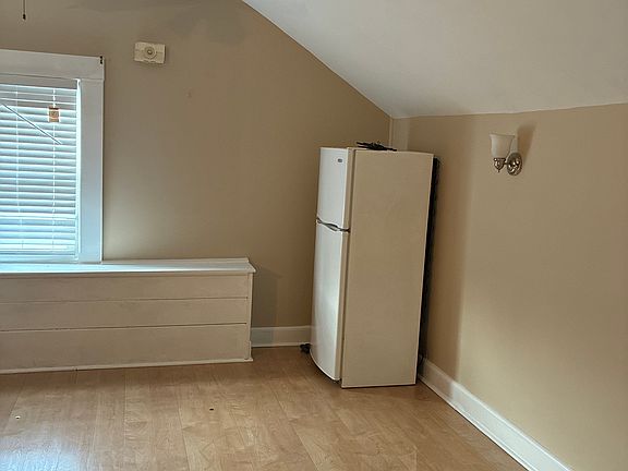 4th image of 305 Penfield Pl #2