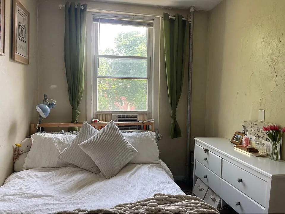 3 bed, 9999 sqft, $4,500 — Photo 2