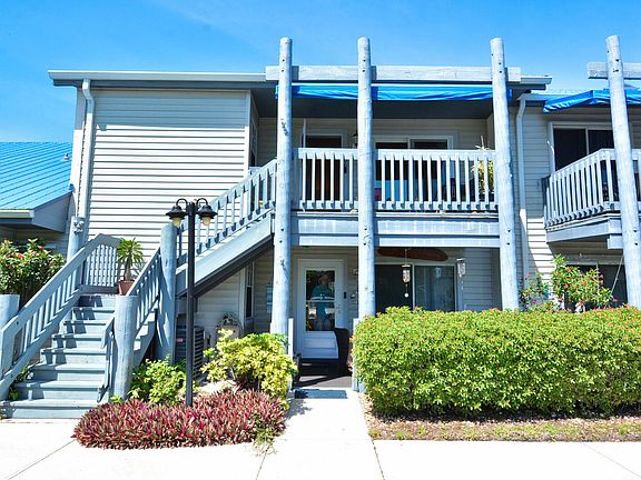 2nd image of 1555 NE Beacon Drive Apt 1006