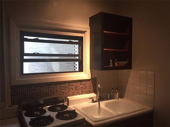 2nd image of 284 W 137th St APT 1R