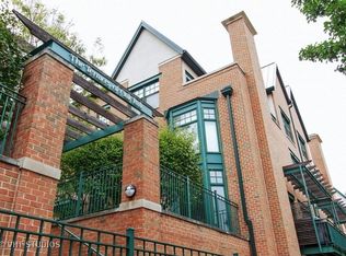 101 N Euclid Ave APT 2-13, Oak Park, IL 60301
