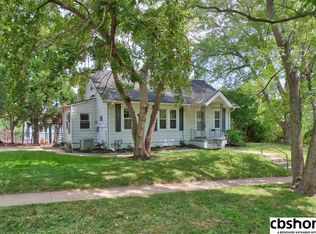 1621 S 52nd St, Omaha, NE 68106