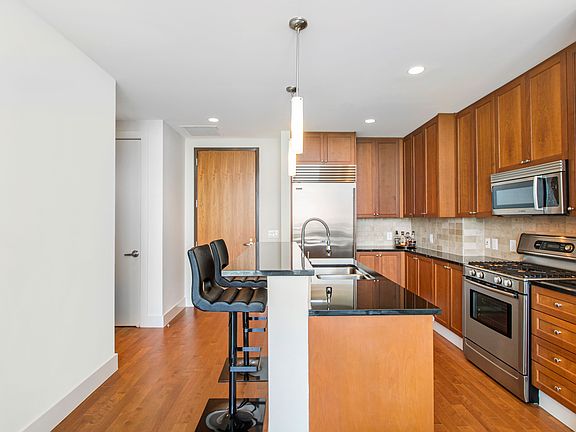 5th image of 610 E Market St Unit 2913