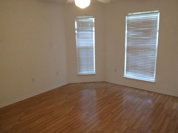 3rd image of 4572 Barrington Ln
