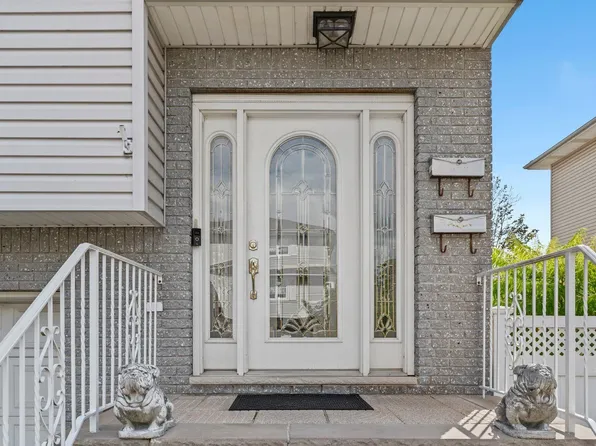 17 Acorn Drive image 5 of 45