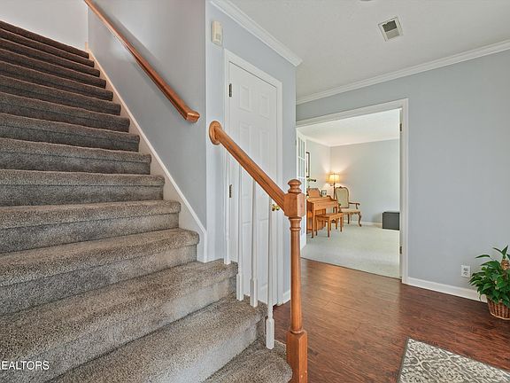 4th image of 8022 Maple Run Ln