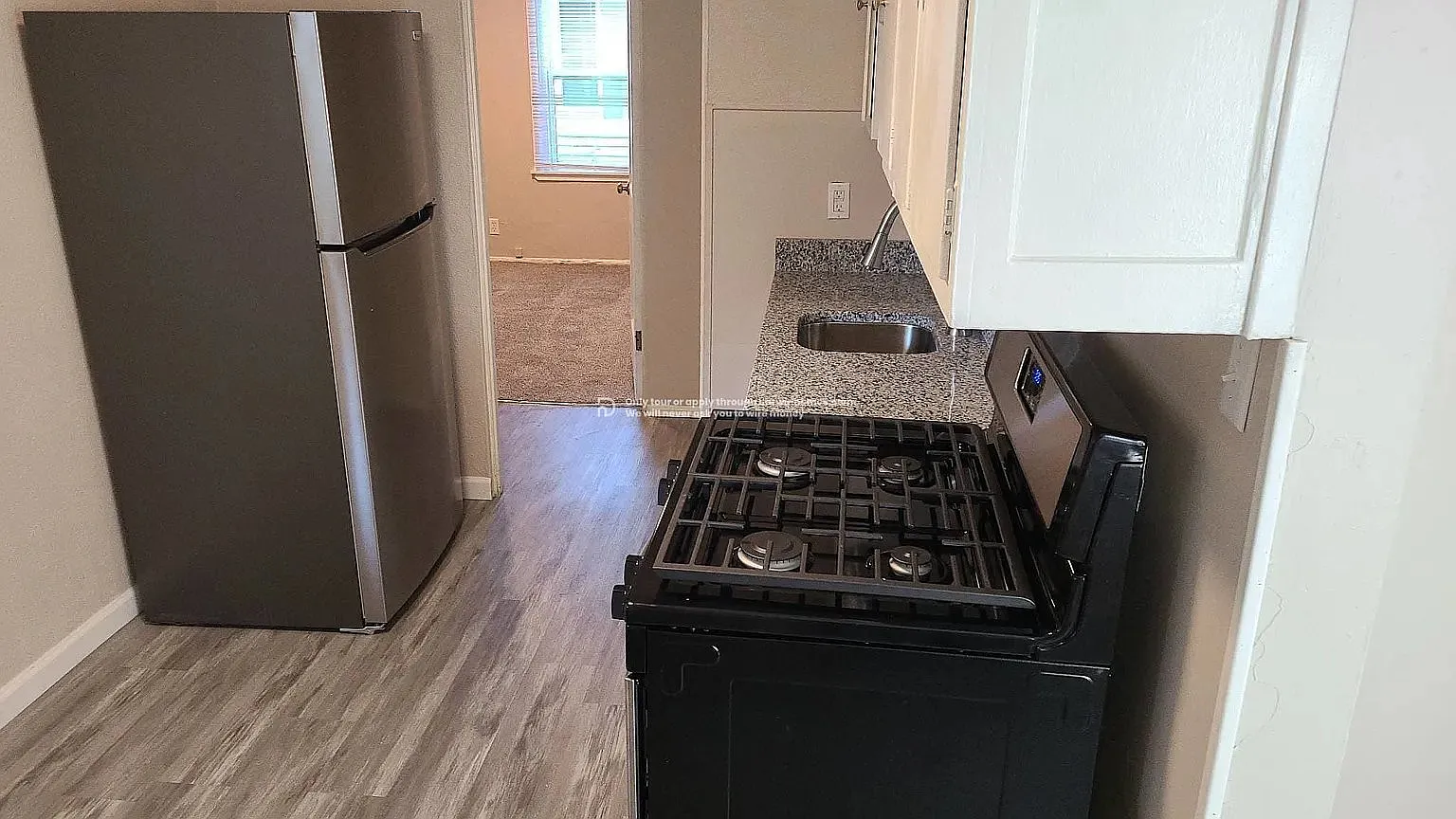 3 bed, 1.0 bath, 1008 sqft, $1,047 — Photo 4
