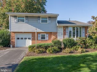104 Wesley Dr, Mechanicsburg, PA 17055