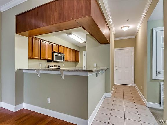5th image of 3218 Veterans Memorial Pkwy APT 3208