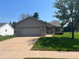 4437 Heartland Dr W, Eau Claire, WI 54701