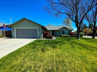 2560 Meadow View Dr, Red Bluff, CA 96080