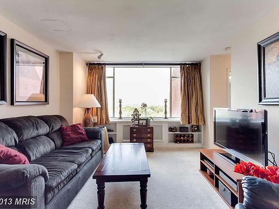 4th image of 1021 Arlington Blvd APT 1129