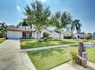 127 Lakeside Cir, Jupiter, FL 33458