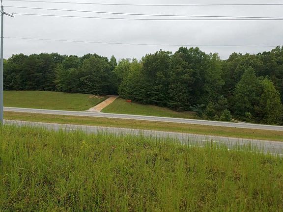 3rd image of 8667 New Lawrenceburg Hwy