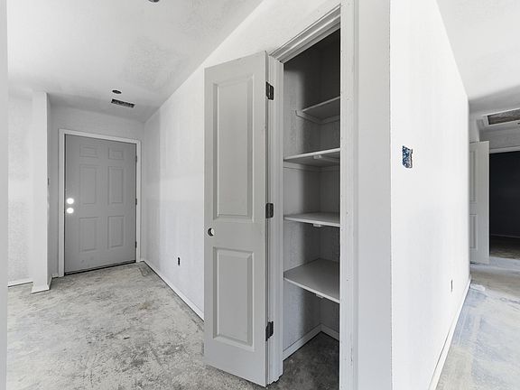 4th image of 2 Moon Rd