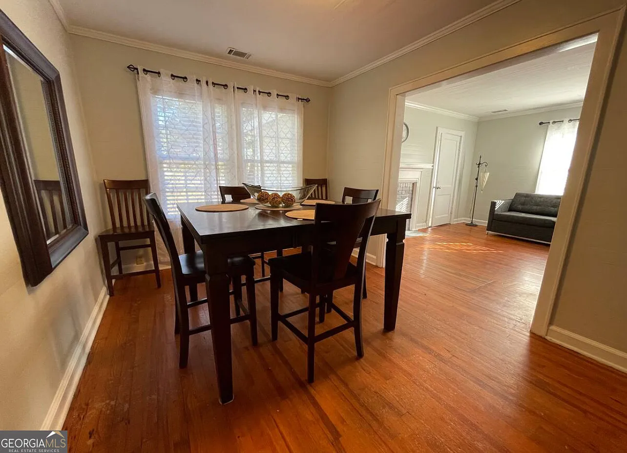 4 bed, 4.5 bath, 2000 sqft, $2,975 — Photo 4