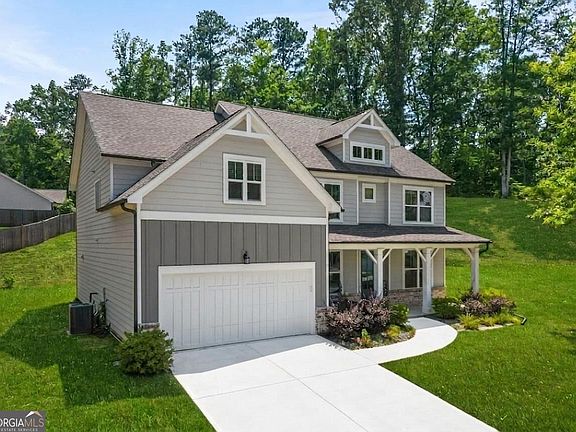 3rd image of 41 Riverrock Trl