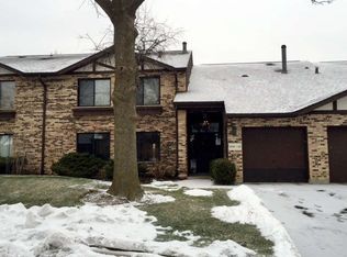 6250 Trinity Dr, Lisle, IL 60532