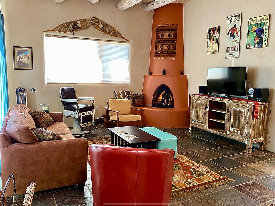 1st image of 8 Cresta De La Luna Rd