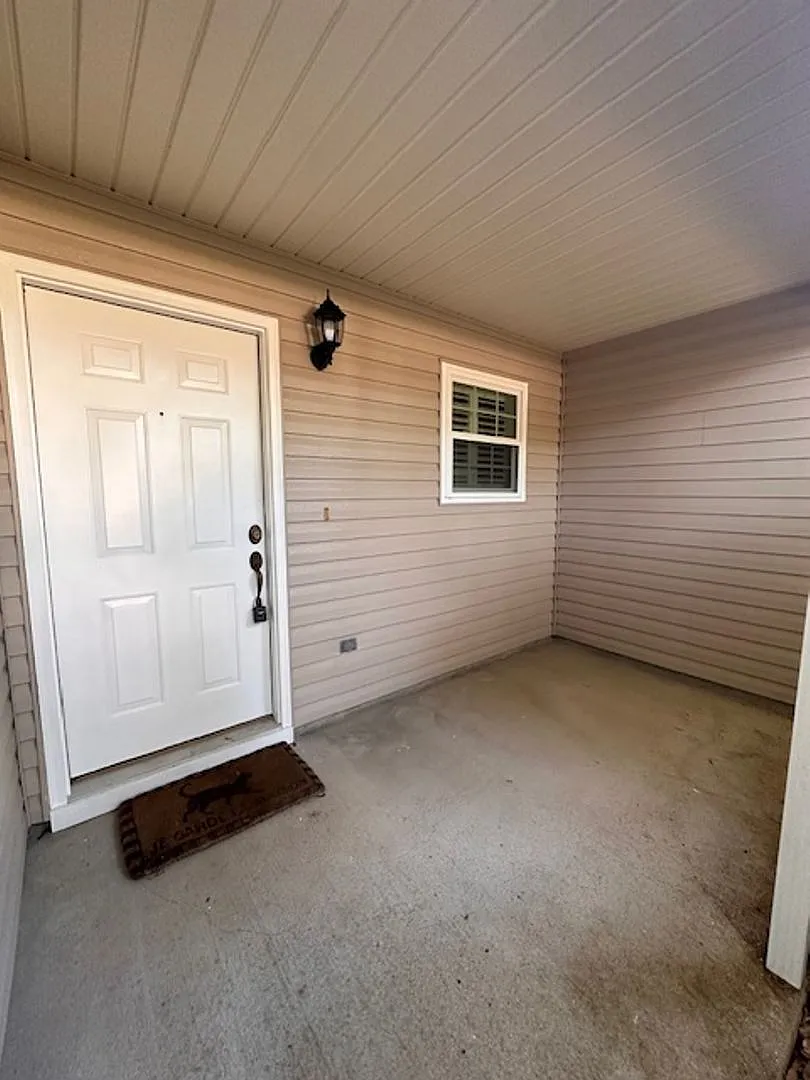 3 bedroom / 2 bath with fenced yard in Killearn Acres — Photo 2