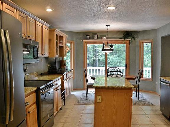 4th image of 9804 White Pine Ln #22