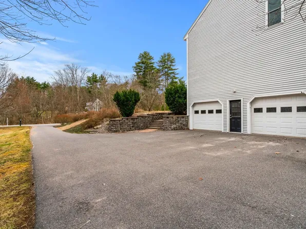 2 Sara Beth Lane #92, Londonderry, NH 03053