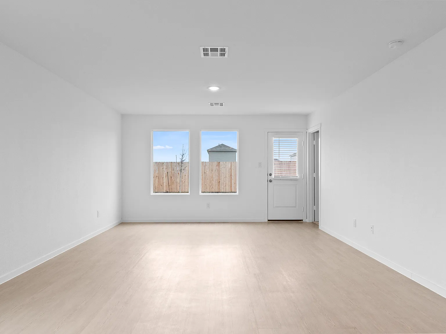 4 bed, 1867 sqft, $1,795 — Photo 4
