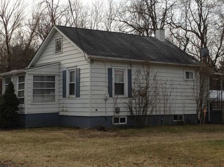 2nd image of 39 Irven St