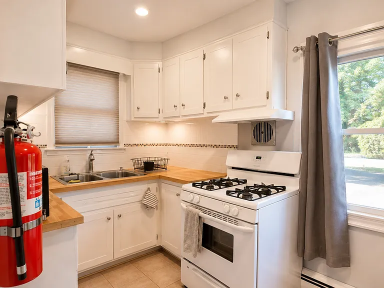 6 Pineview Ter #1B — Photo 7