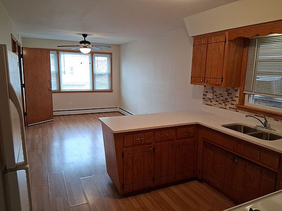 4th image of 5703 S Archer Ave
