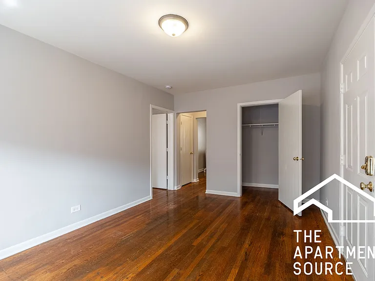 5748 N Winthrop Ave #1 — Photo 6