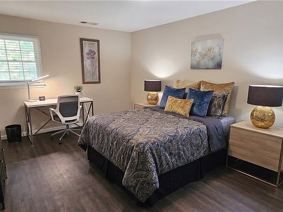 4th image of 3295 Redona Dr
