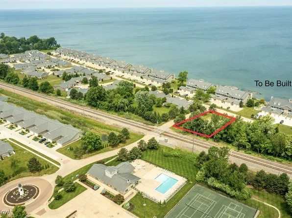 202 Whispering Shrs, Vermilion, OH 44089