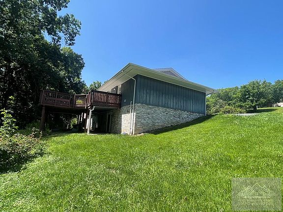 4th image of 506 Hillcrest Dr