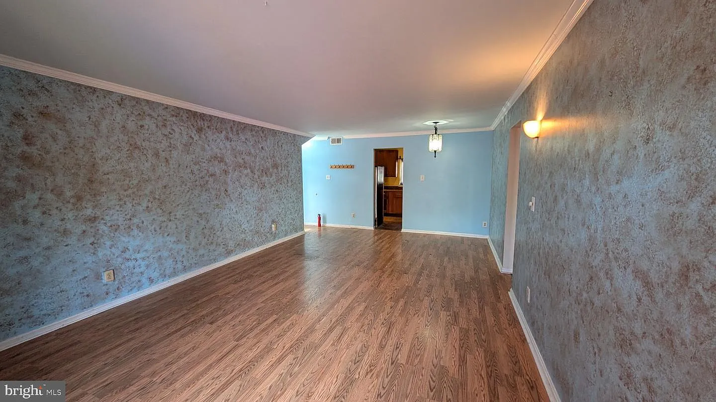 3 bed, 1.0 bath, 1224 sqft, $1,840 — Photo 4