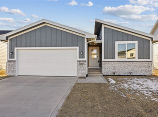 420 NW Compass Ave, Waukee, IA 50263