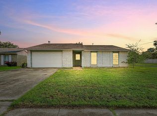 7101 Christie Ln, Dallas, TX 75249