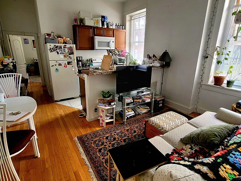 421 W Grace St #101 — Photo 5