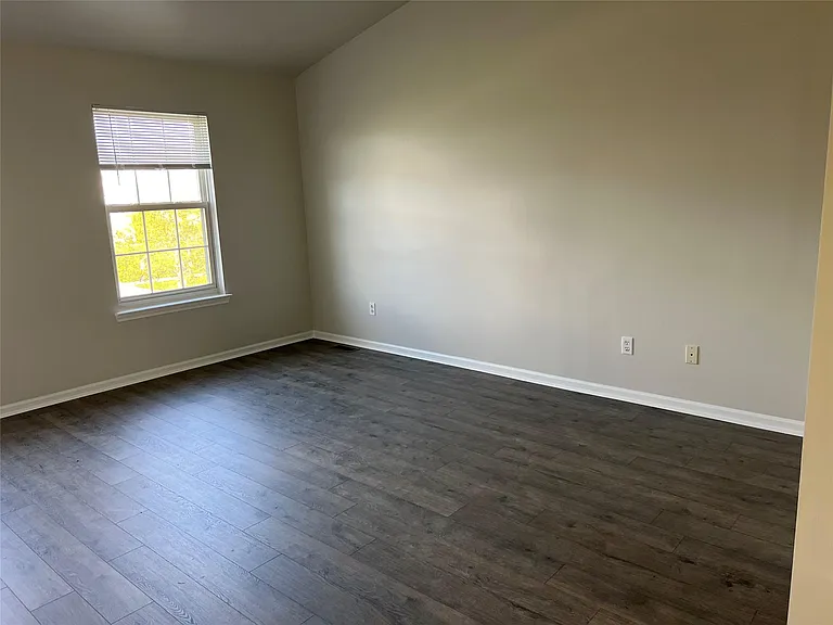2802 Green Valley Dr — Photo 12