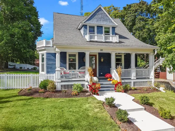 80 Clover STREET, Williams Bay, WI 53191