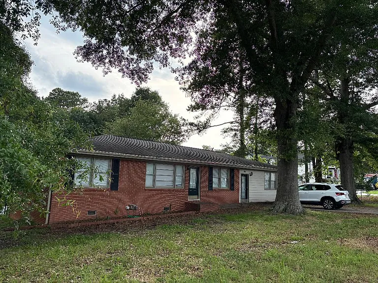 1815 Old Canton Rd — Photo 1
