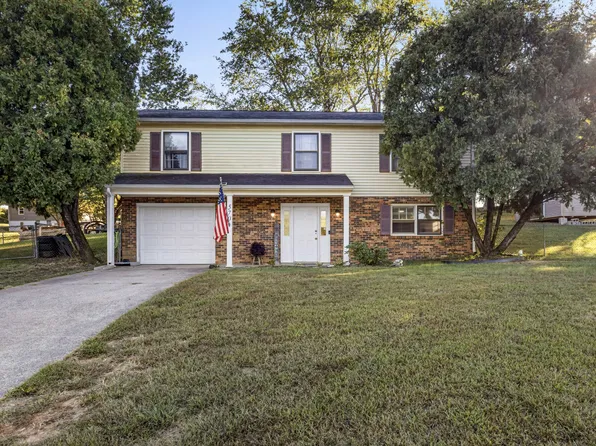 570 Briarwood Dr, Clarksville, TN 37040