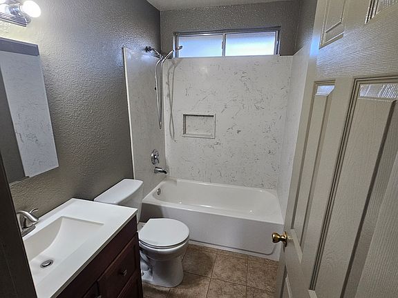 5th image of 601 E 7th St APT B103
