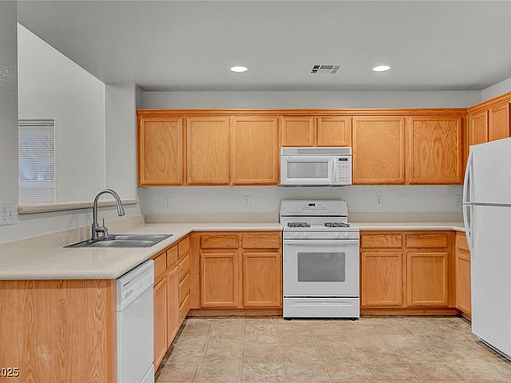 2nd image of 962 Grand Cerritos Ave