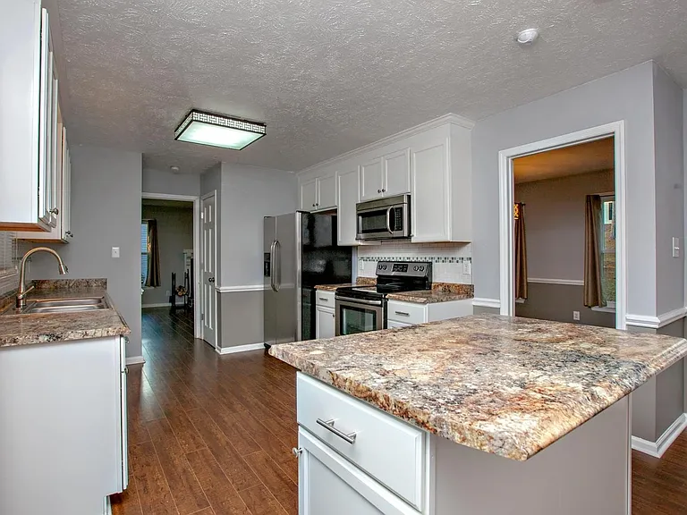 1819 Eichelberger Dr — Photo 24