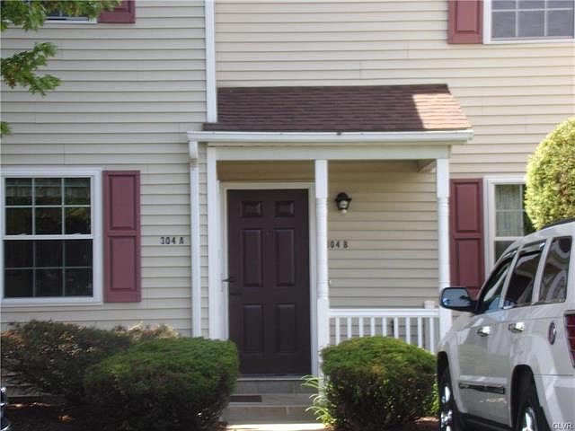 1st image of 304 Briarwood Dr #B