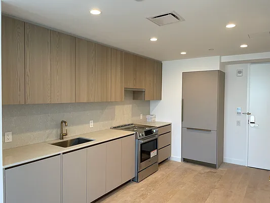 Rented by YouYork Management LLC | media 13