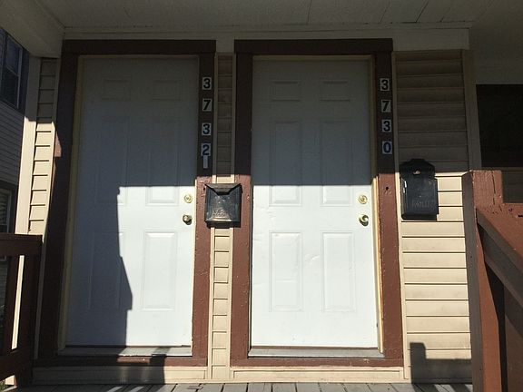 3rd image of 3730-3732 W Roberts St #3730