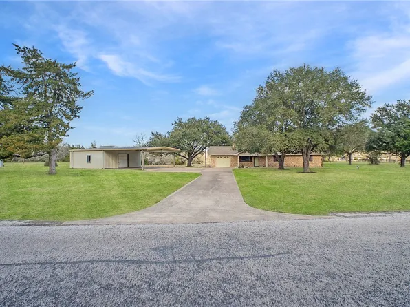 9639 Valley View Dr, College Station, TX 77845